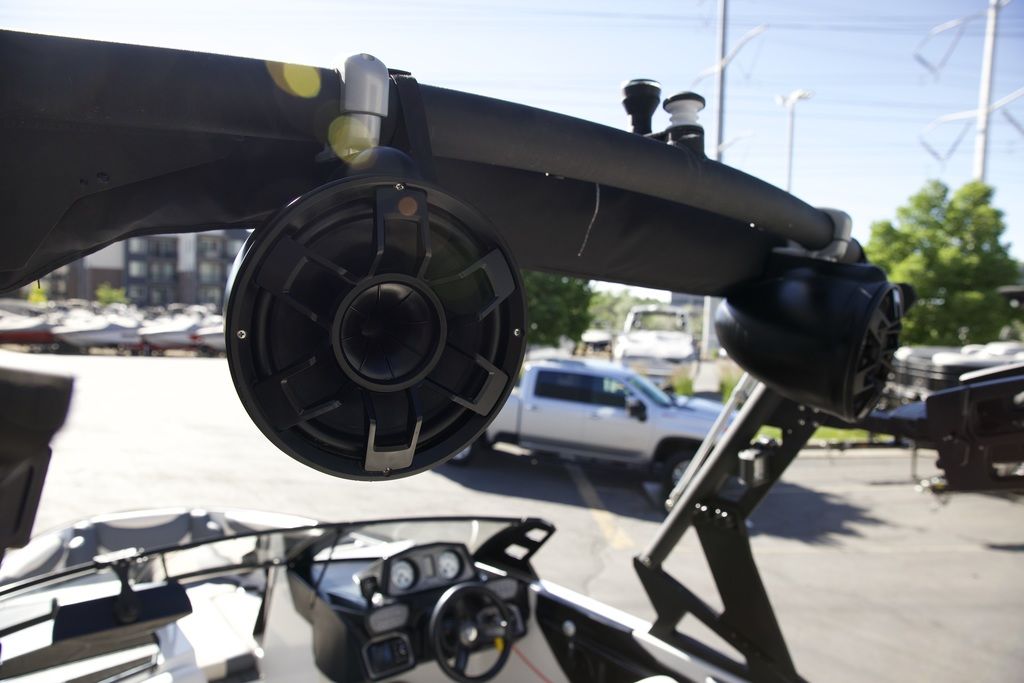 2019 Axis Wake Research T23