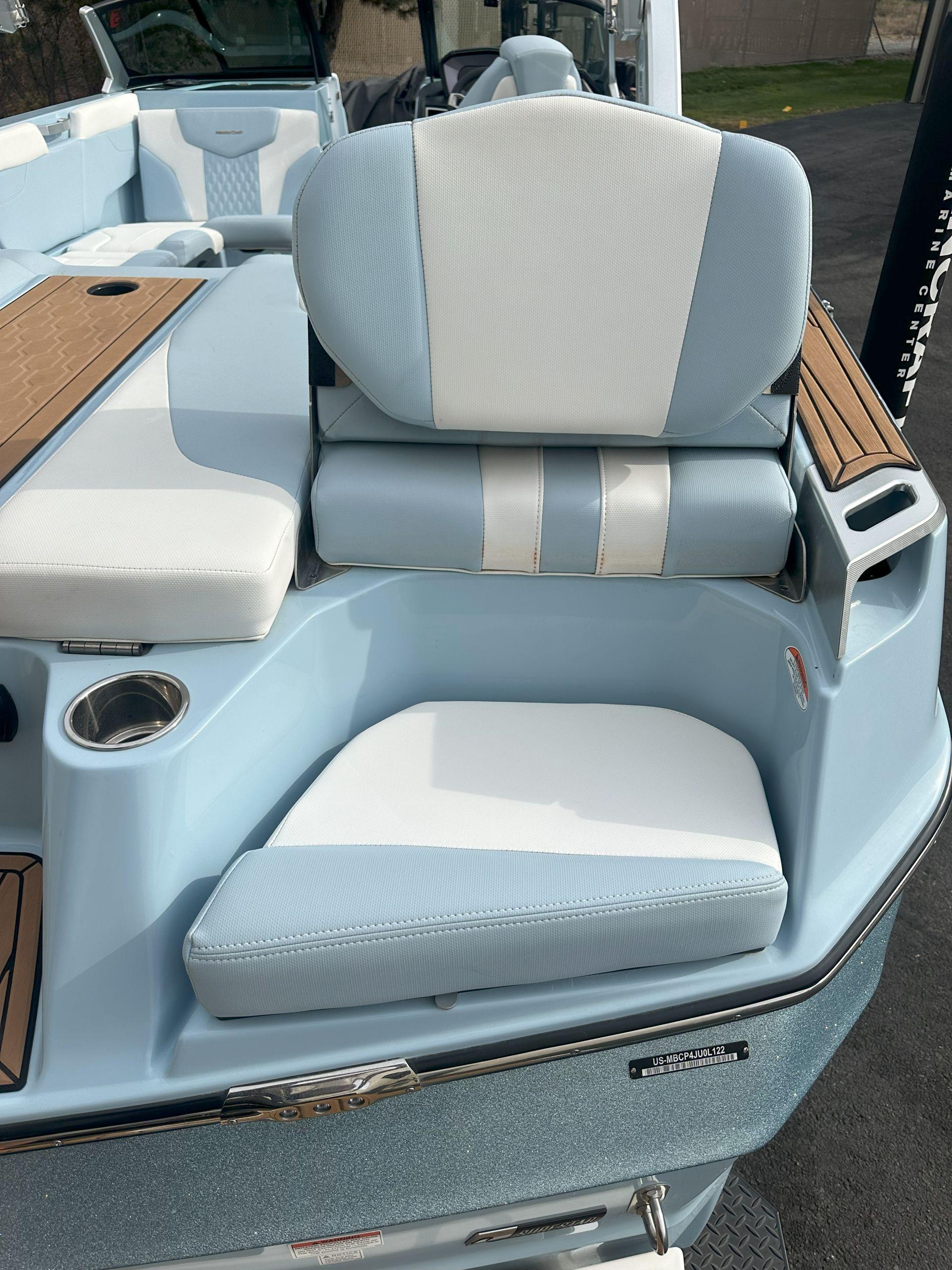 2022 MasterCraft XT24
