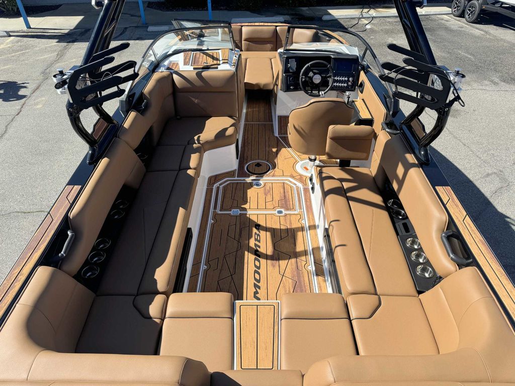 2025 MOOMBA Tykon