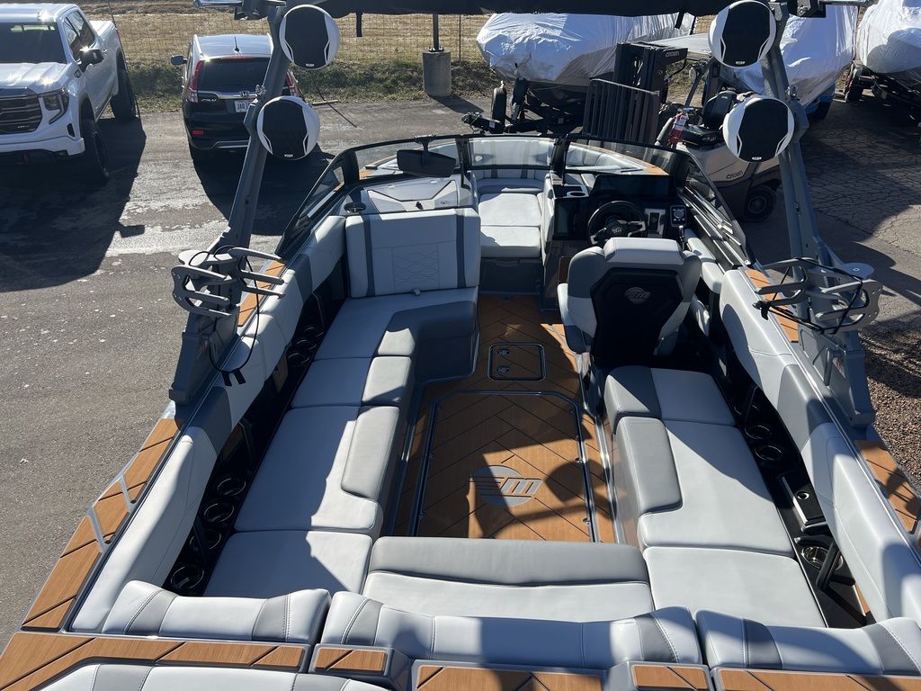 2025 Malibu Boats 23 LSV