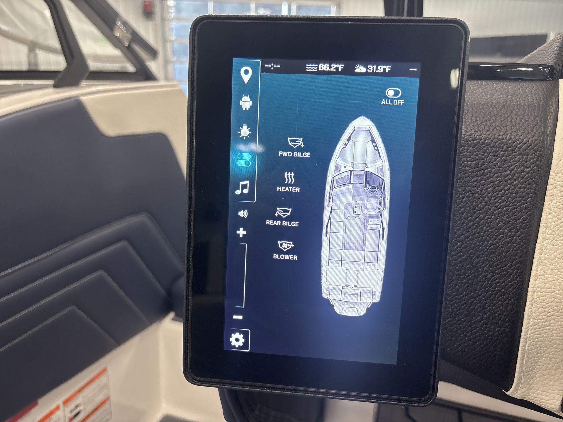 2025 Malibu 25 LSV
