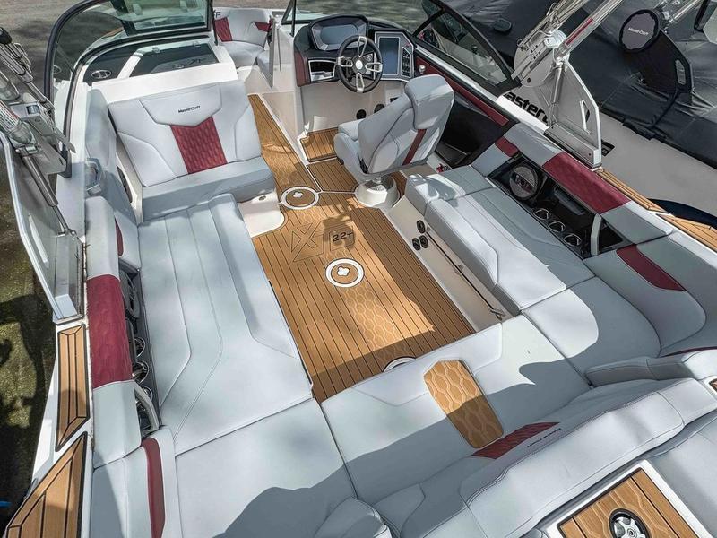 NEW 2024 MasterCraft XT22 T