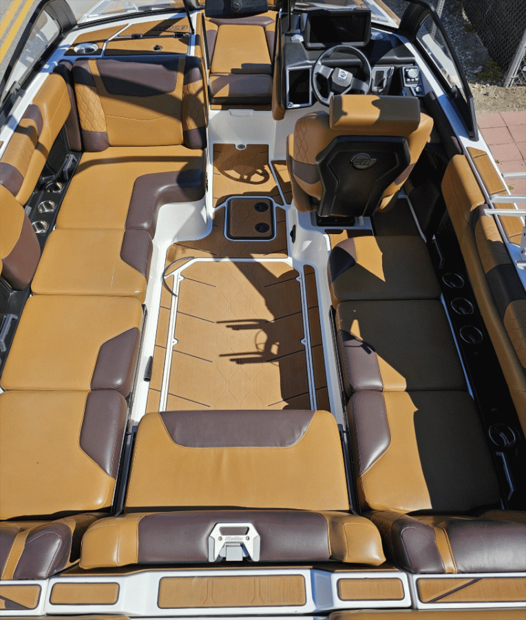2021 Malibu M220 M6DI engine and upgraded trailer Icon