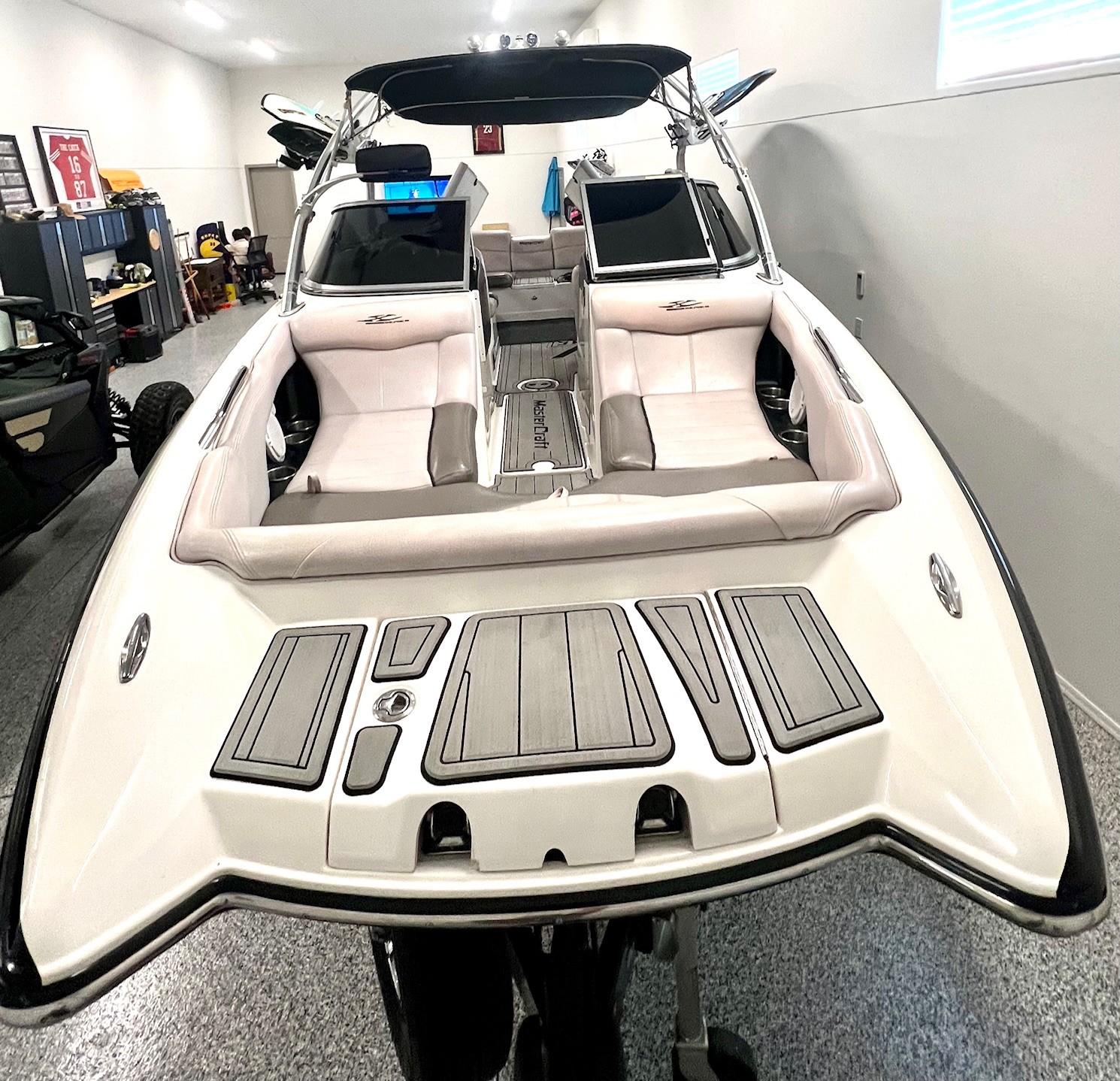 2006 Mastercraft X45 w/ 8.1 liter INDMAR engine – Excellent Condition!