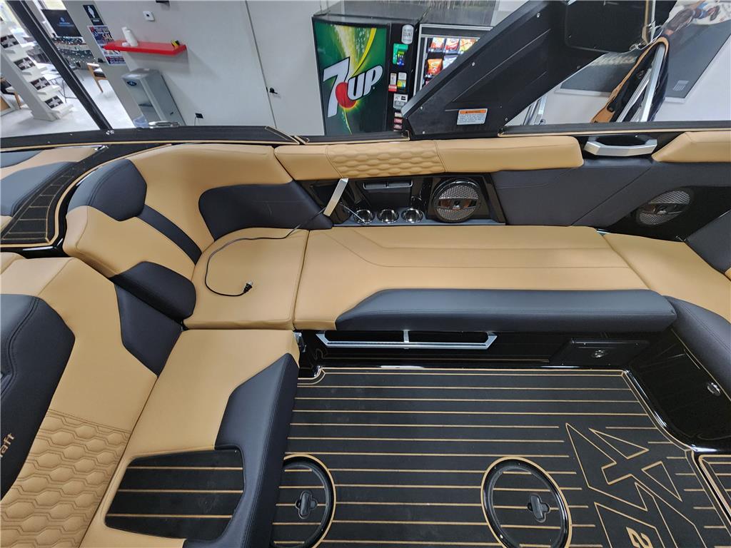 2024 Mastercraft XT-23 | 209111