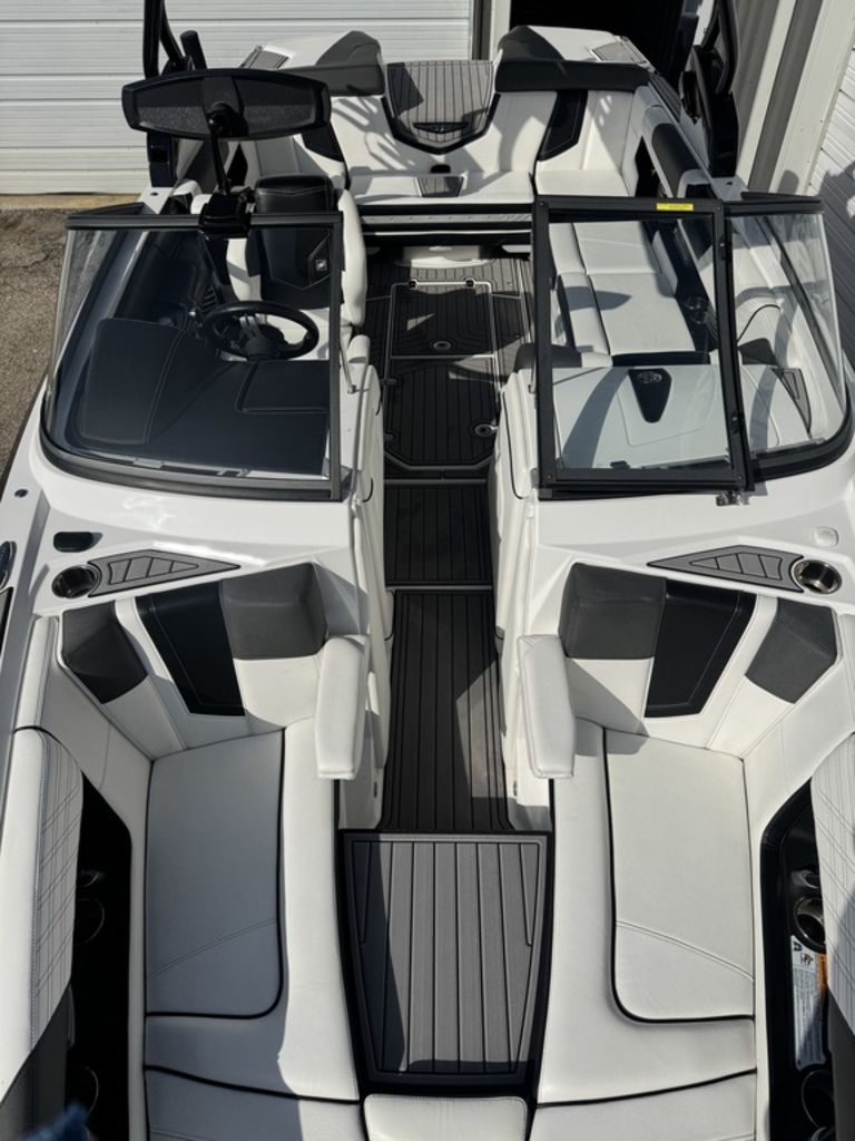2016 Nautique G23