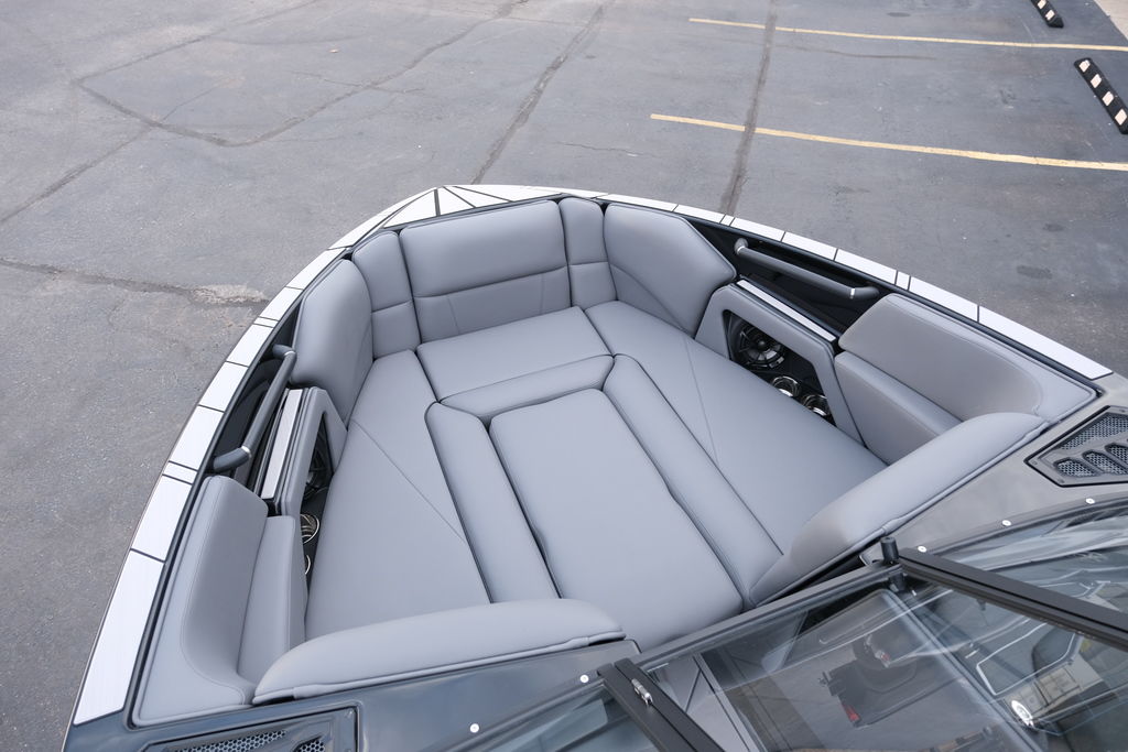 2024 MOOMBA Craz BRAND NEW LAST 2024 MODEL 