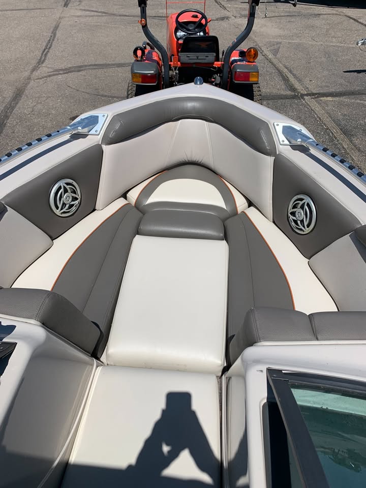 2010 Supra Launch 21V