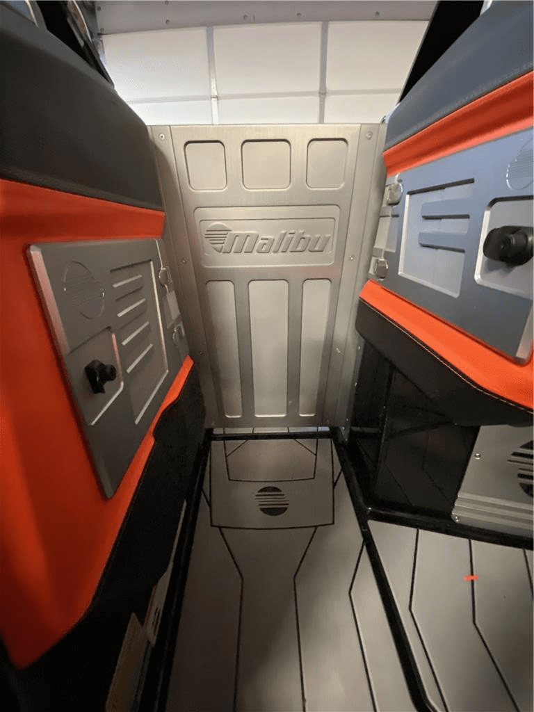 2018 Malibu Boats M235