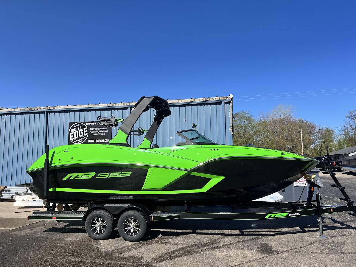 2024 MB Sports B52 25′ Demo
