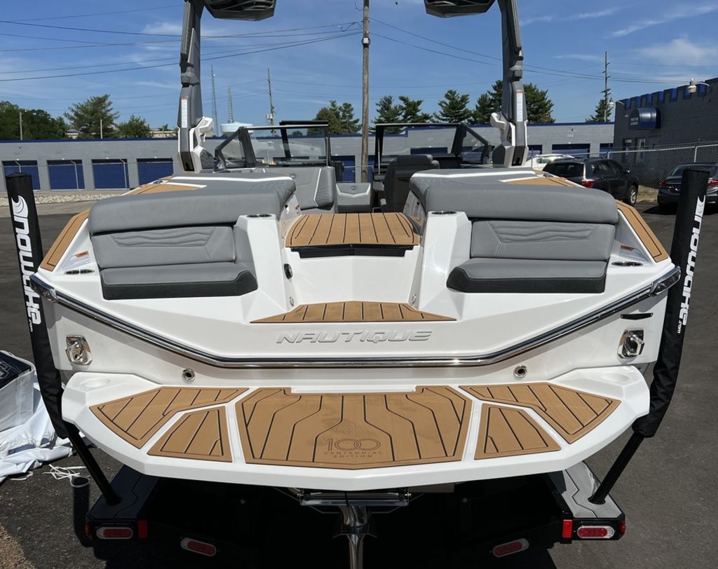 2025 Nautique G23
