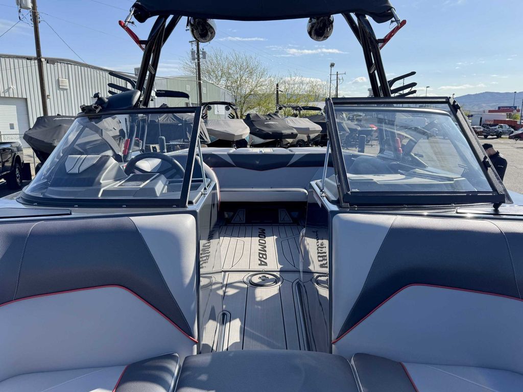 2021 MOOMBA Craz