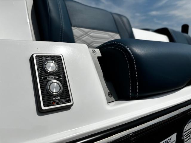 2022 Malibu 25 LSV – LT4, GX Tower, Thruster *Flash Sale*