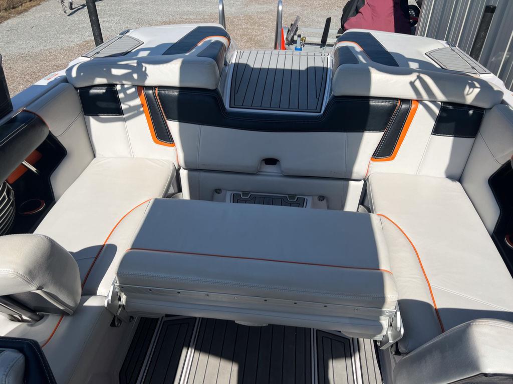 2015 Nautique G21