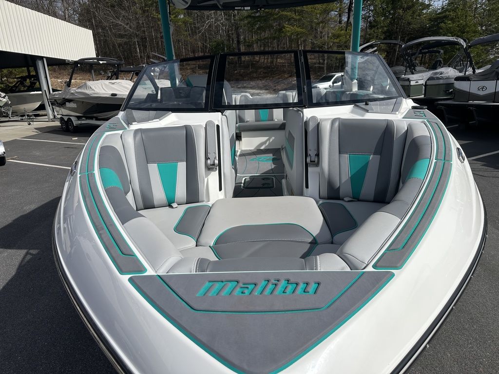 2023 Malibu Boats 23 LSV