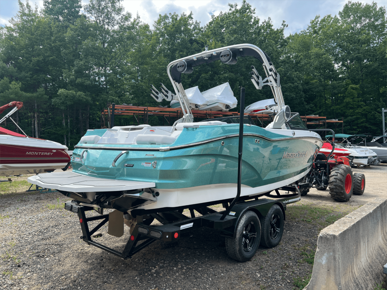 2024 MasterCraft X22 w/ Trailer Closeout