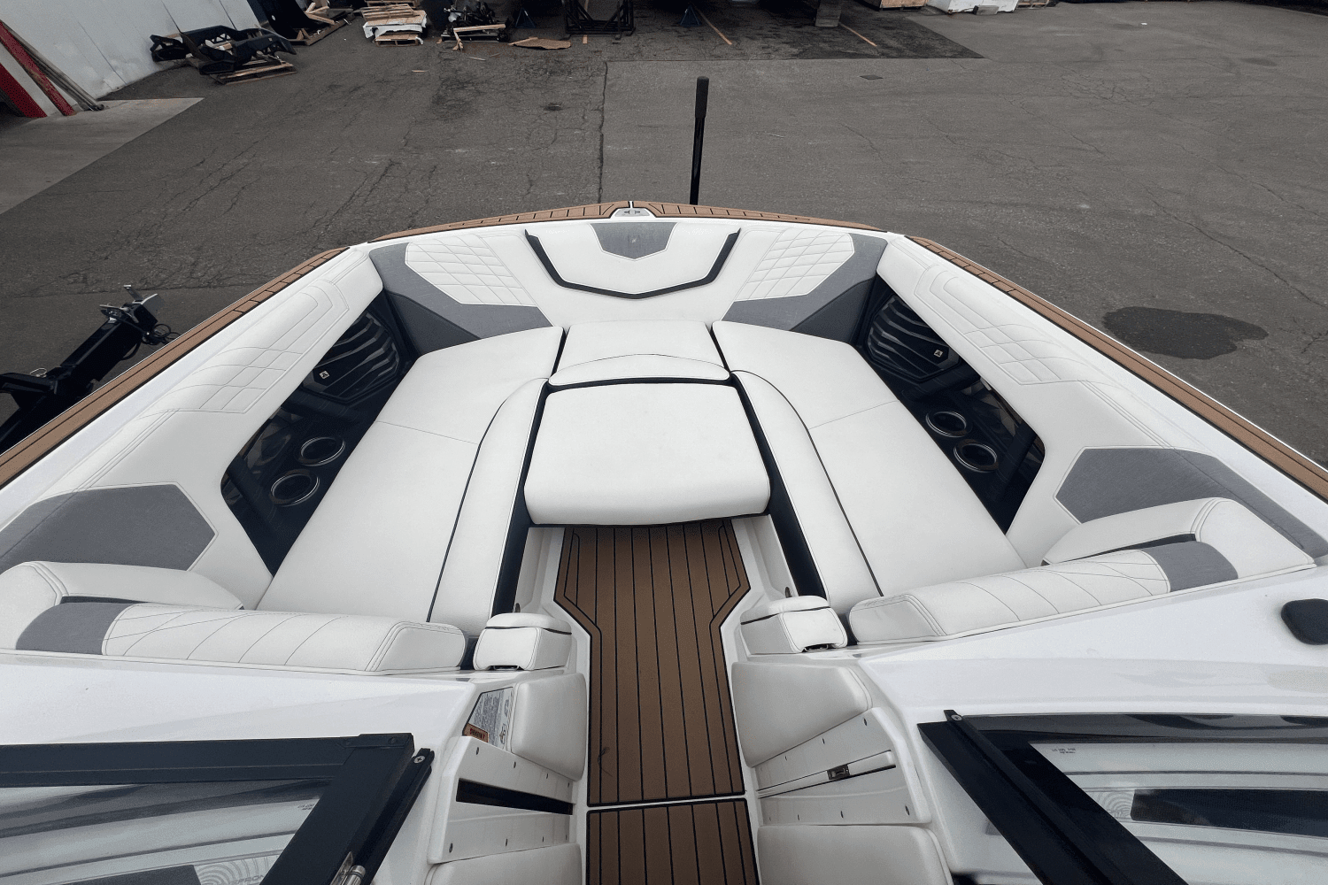 2021 Nautique G23