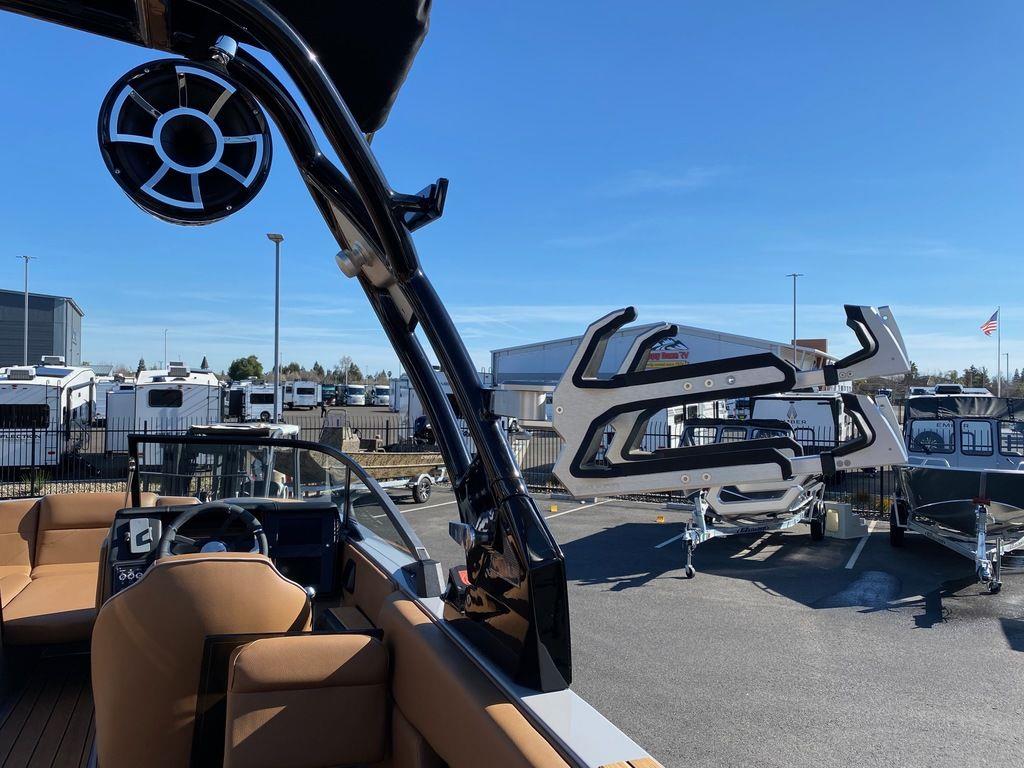 2024 MOOMBA Mojo