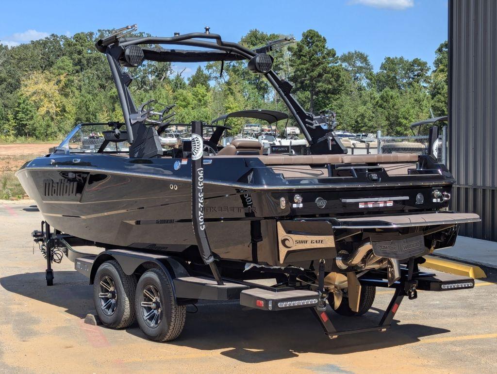 2025 Malibu 21 LX