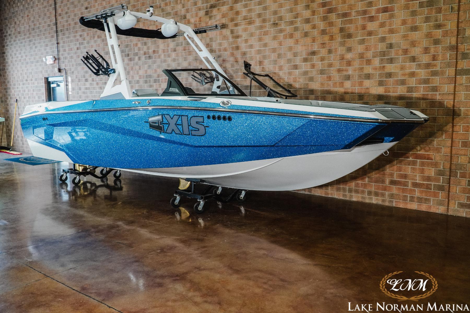 boat.Title