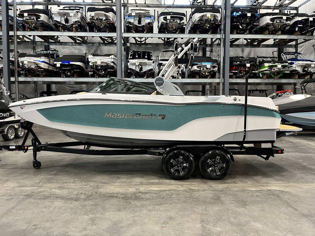 2024 MasterCraft XT22