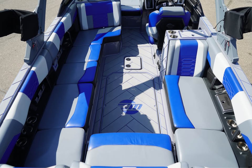 2022 Malibu Wakesetter 25 LSV