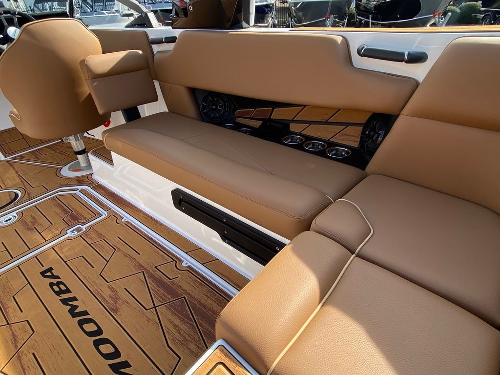 2025 MOOMBA TYKON
