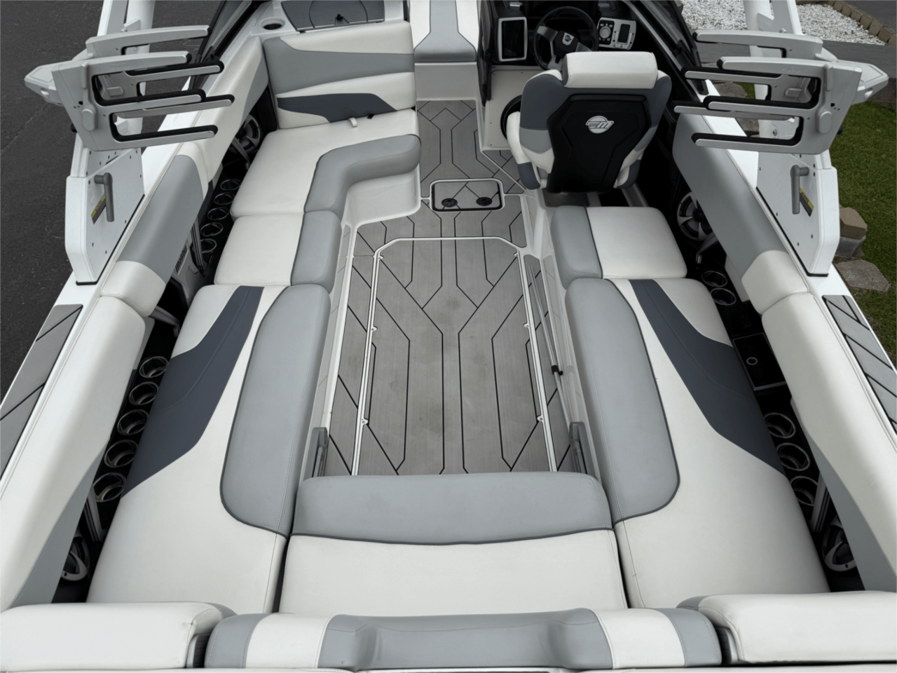 2020 Malibu Wakesetter 24MXZ Icon