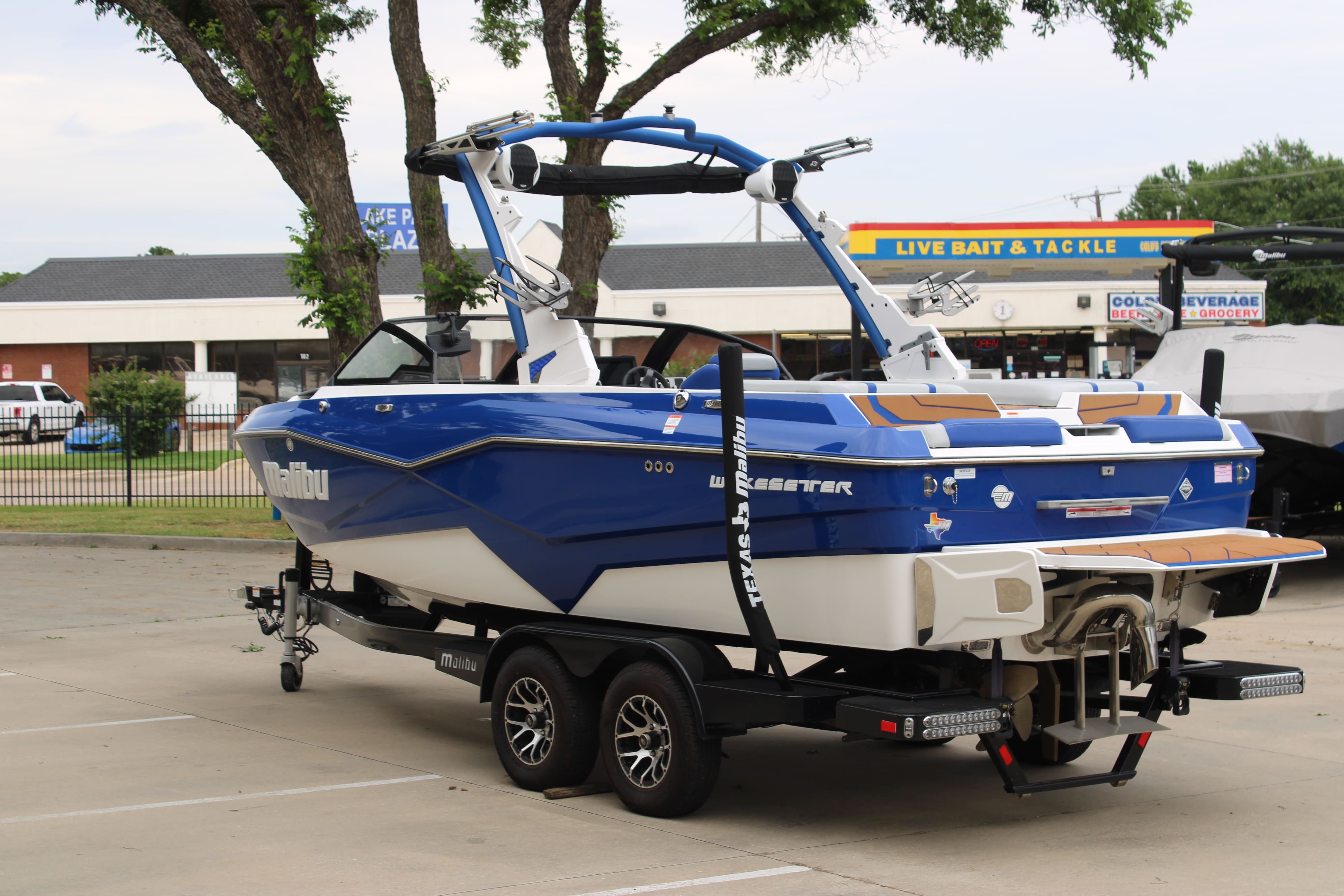 2023 Malibu 22 LSV