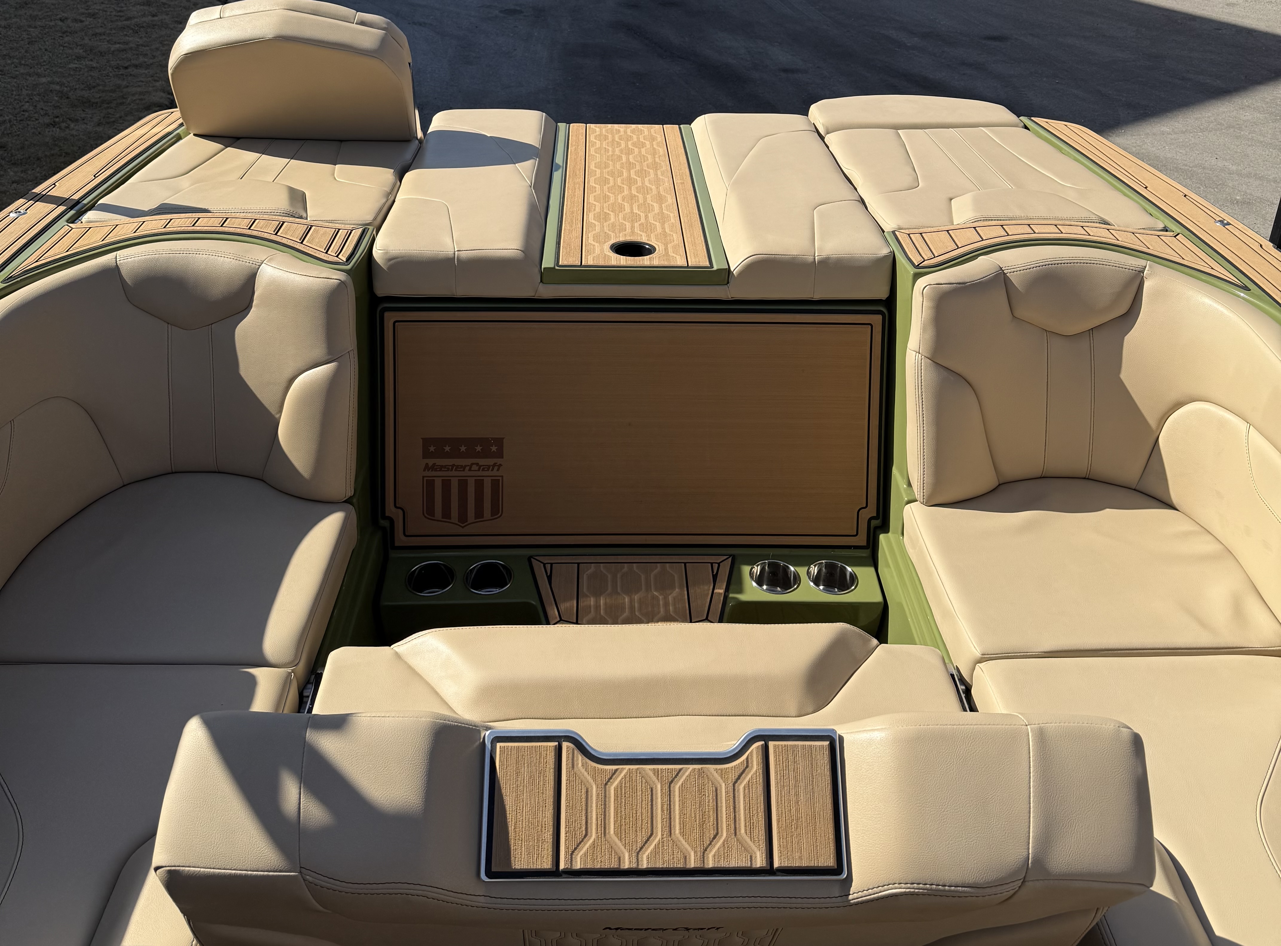 2022 MasterCraft XT22