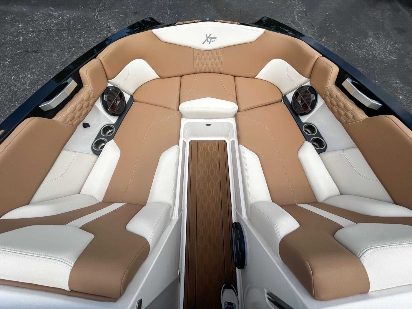 2022 MasterCraft XT24