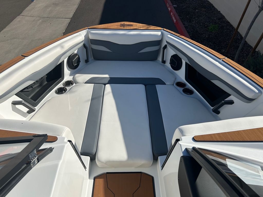2025 Axis Wake Research T250