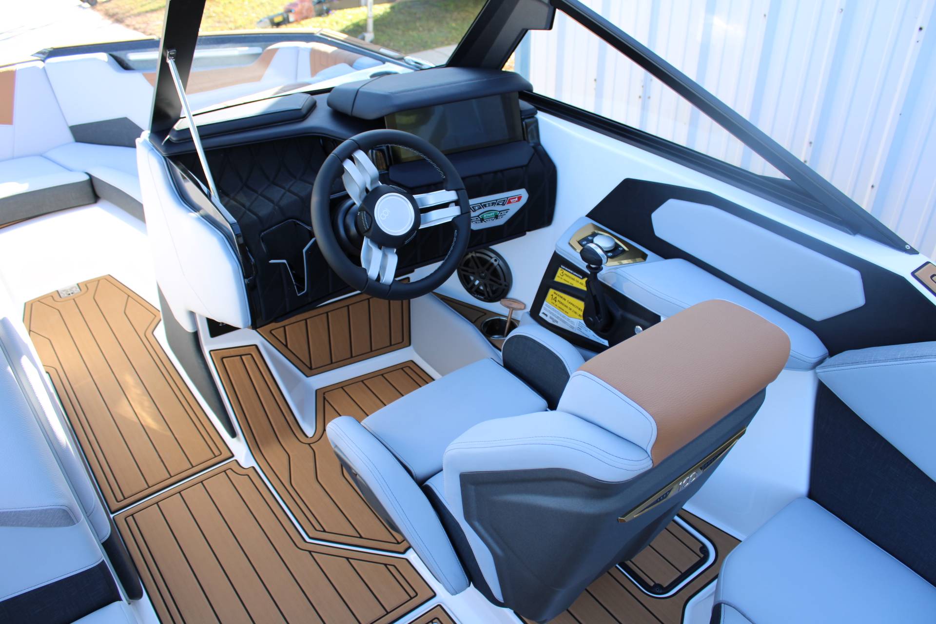 2025 Nautique S21