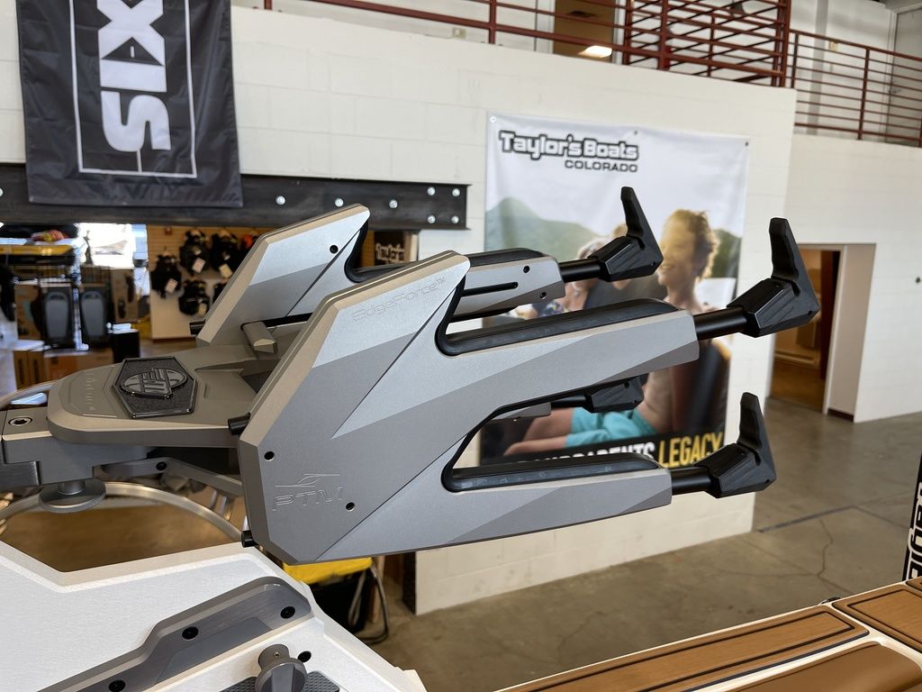 2025 Malibu Boats 23 MXZ