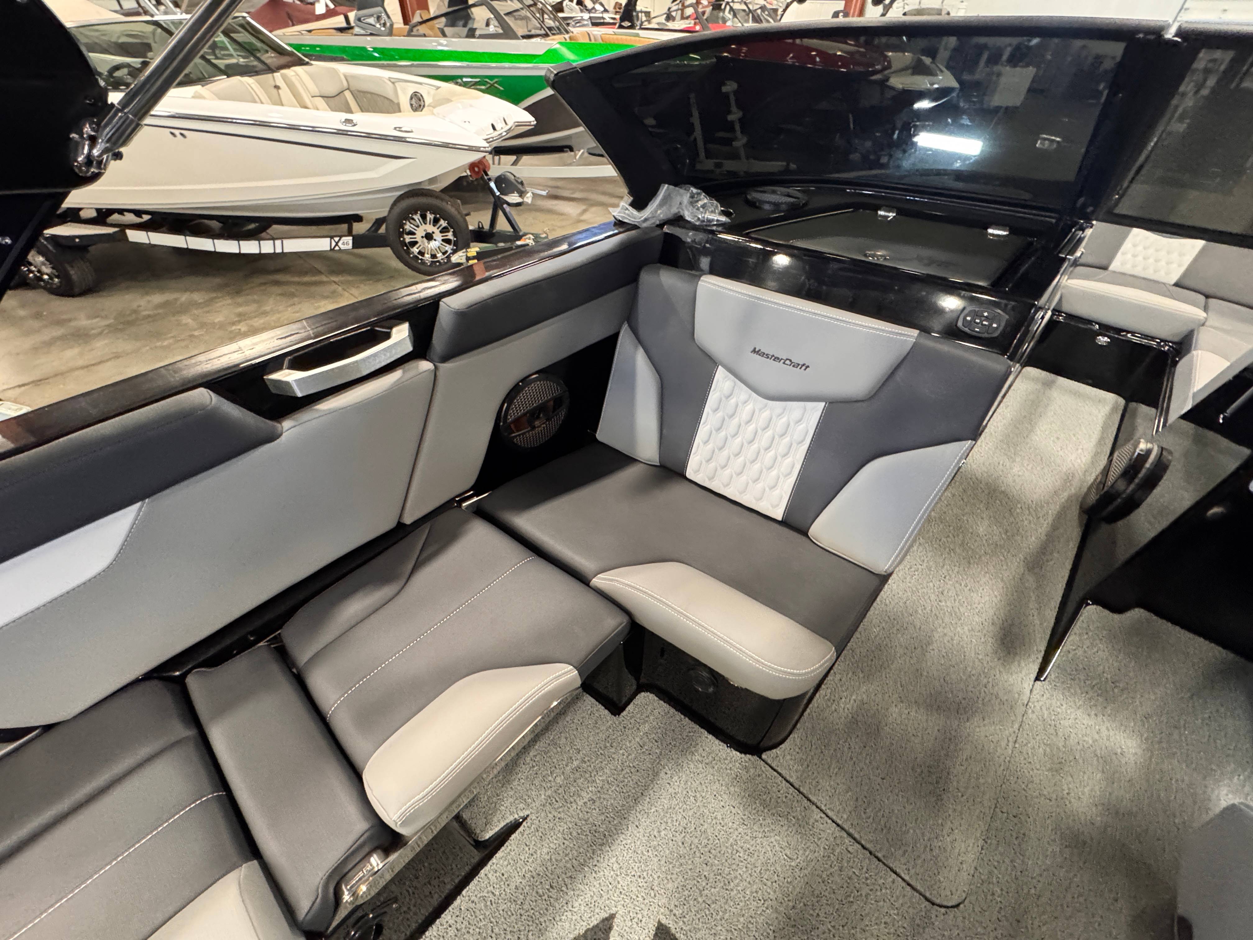2024 MasterCraft XT24