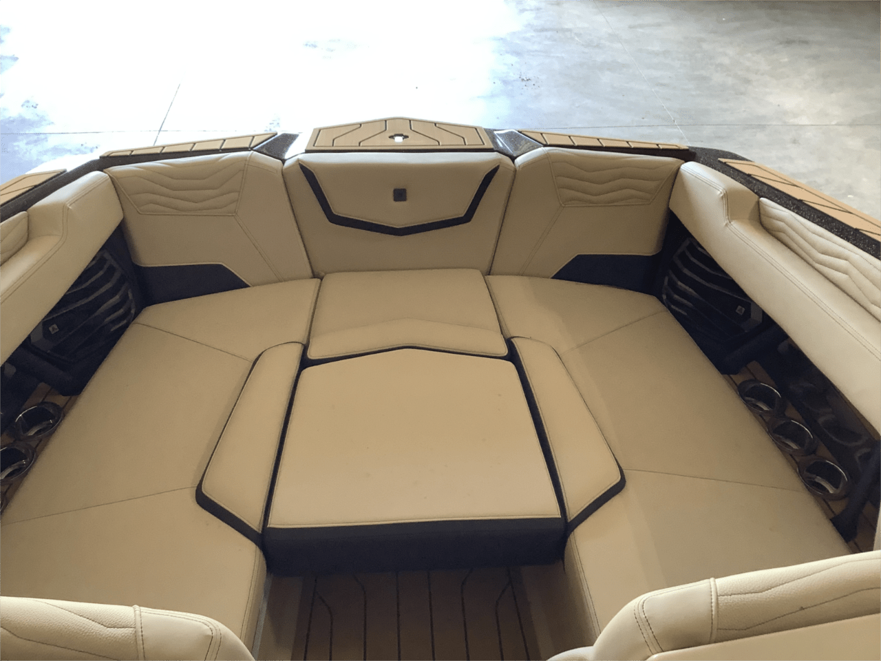 2025 Nautique G23