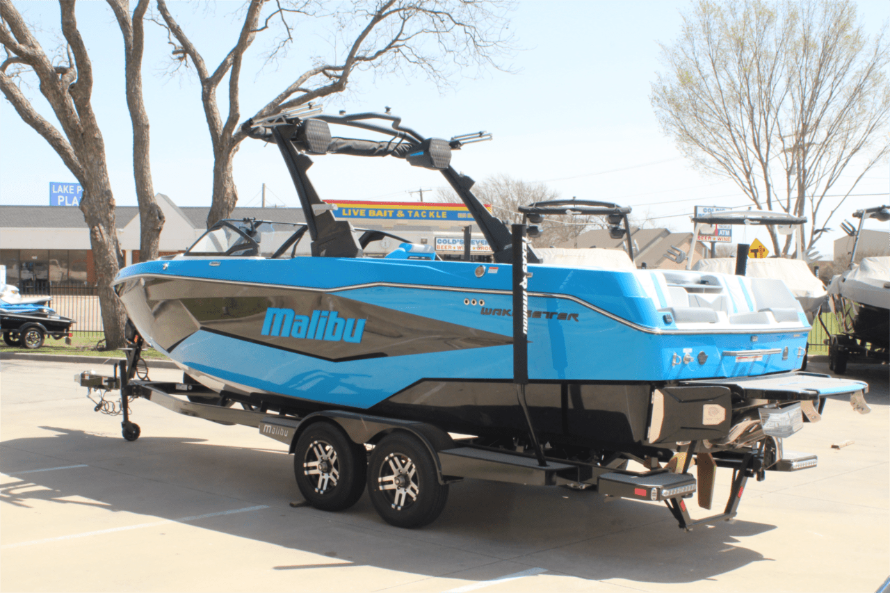 2025 Malibu 25 LSV