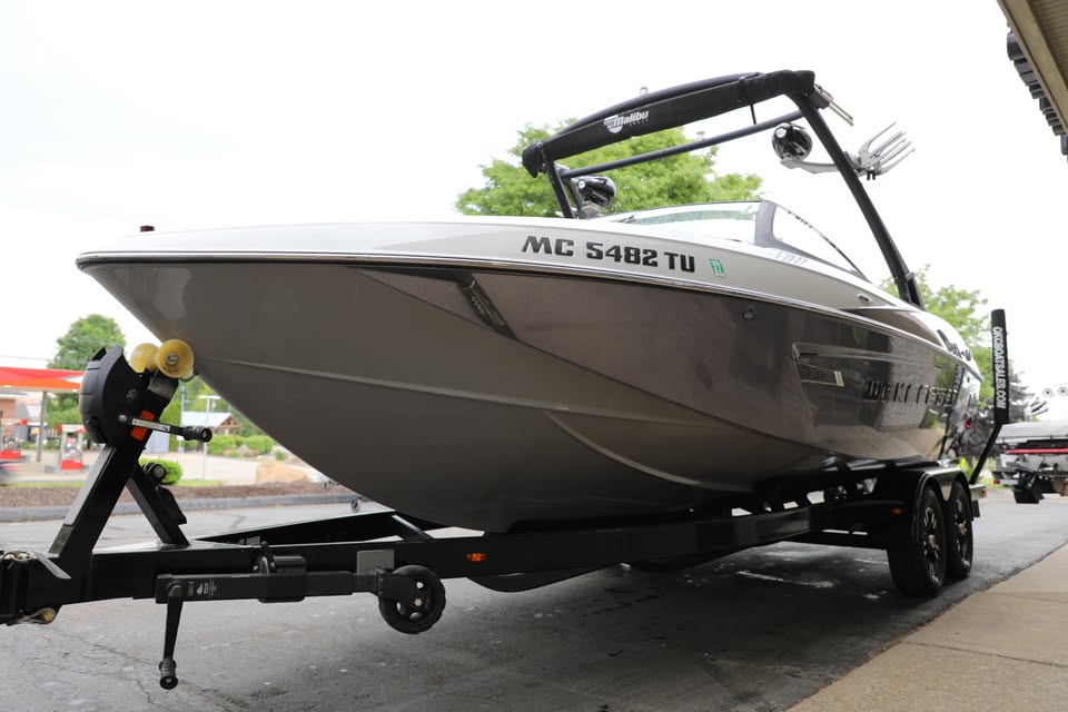 2015 Malibu 23 LSV - New Arrival - 209 Hours