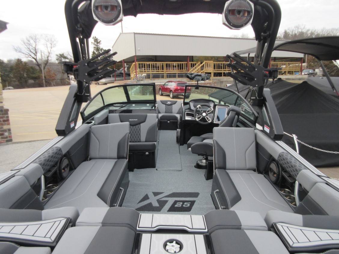 2024 Mastercraft XT25