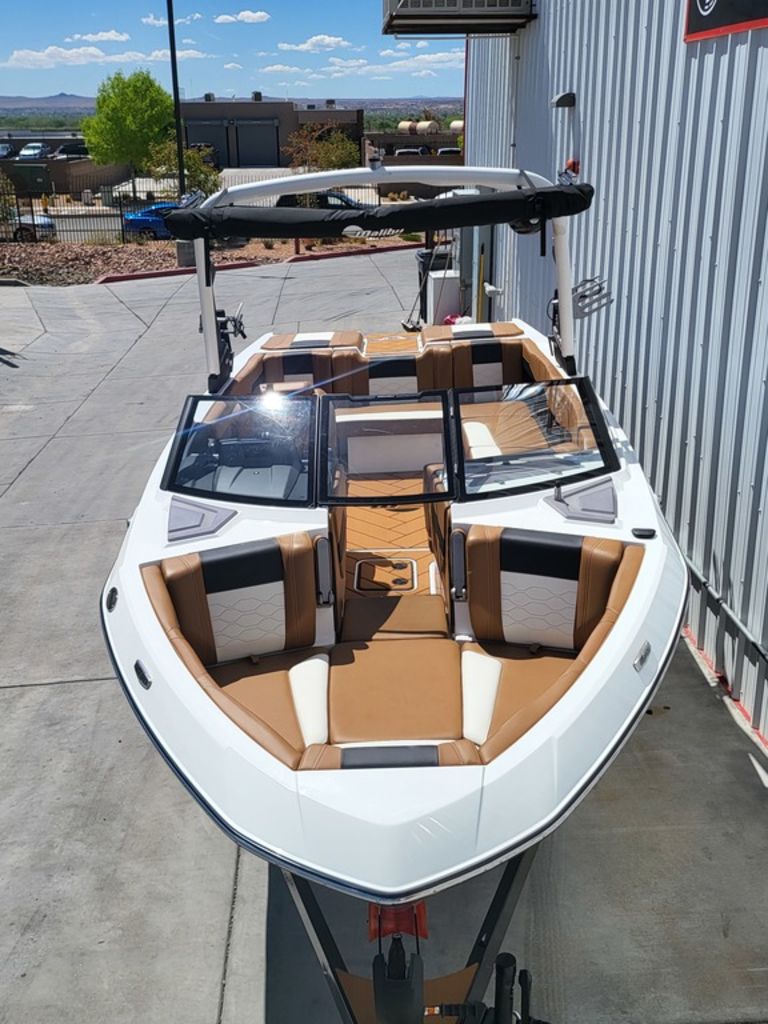 2024 Malibu Boats 23 LSV