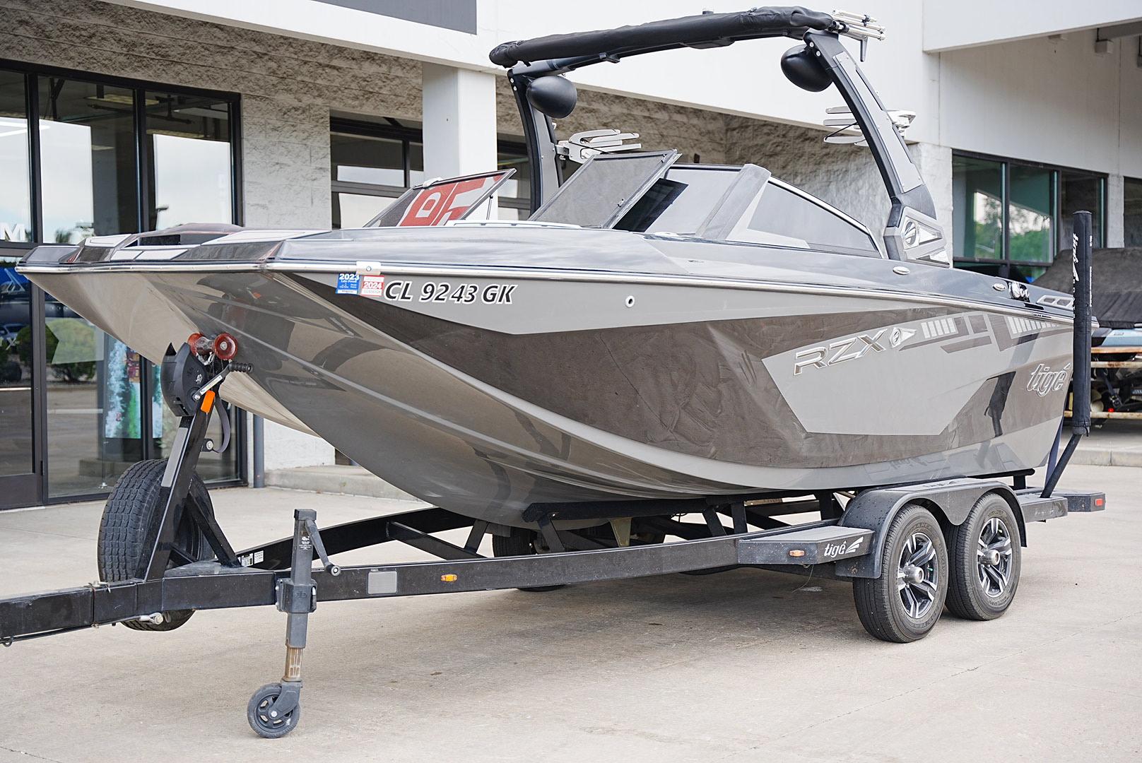 boat.Title
