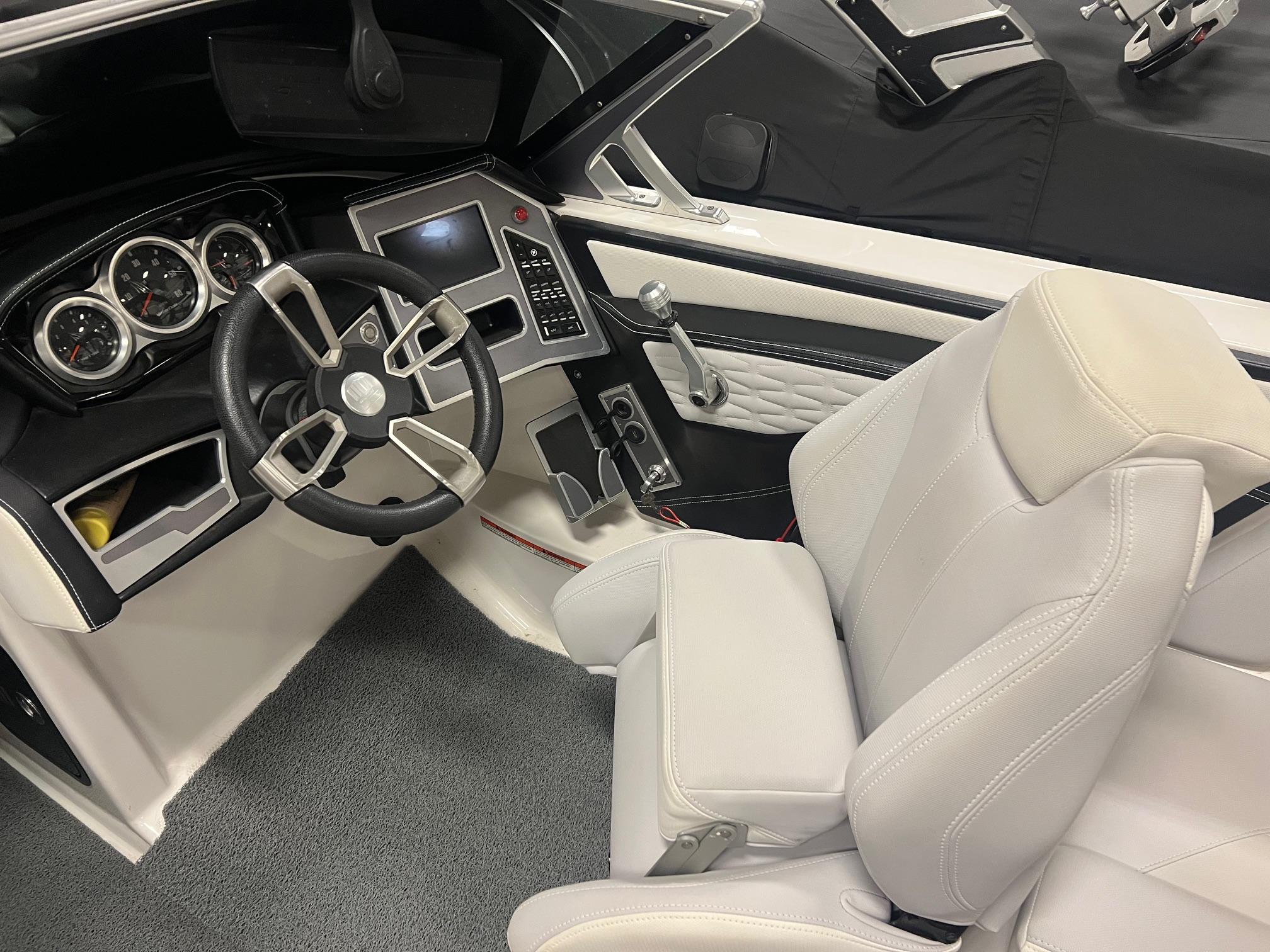 2020 Mastercraft X24 , 394 hrs
