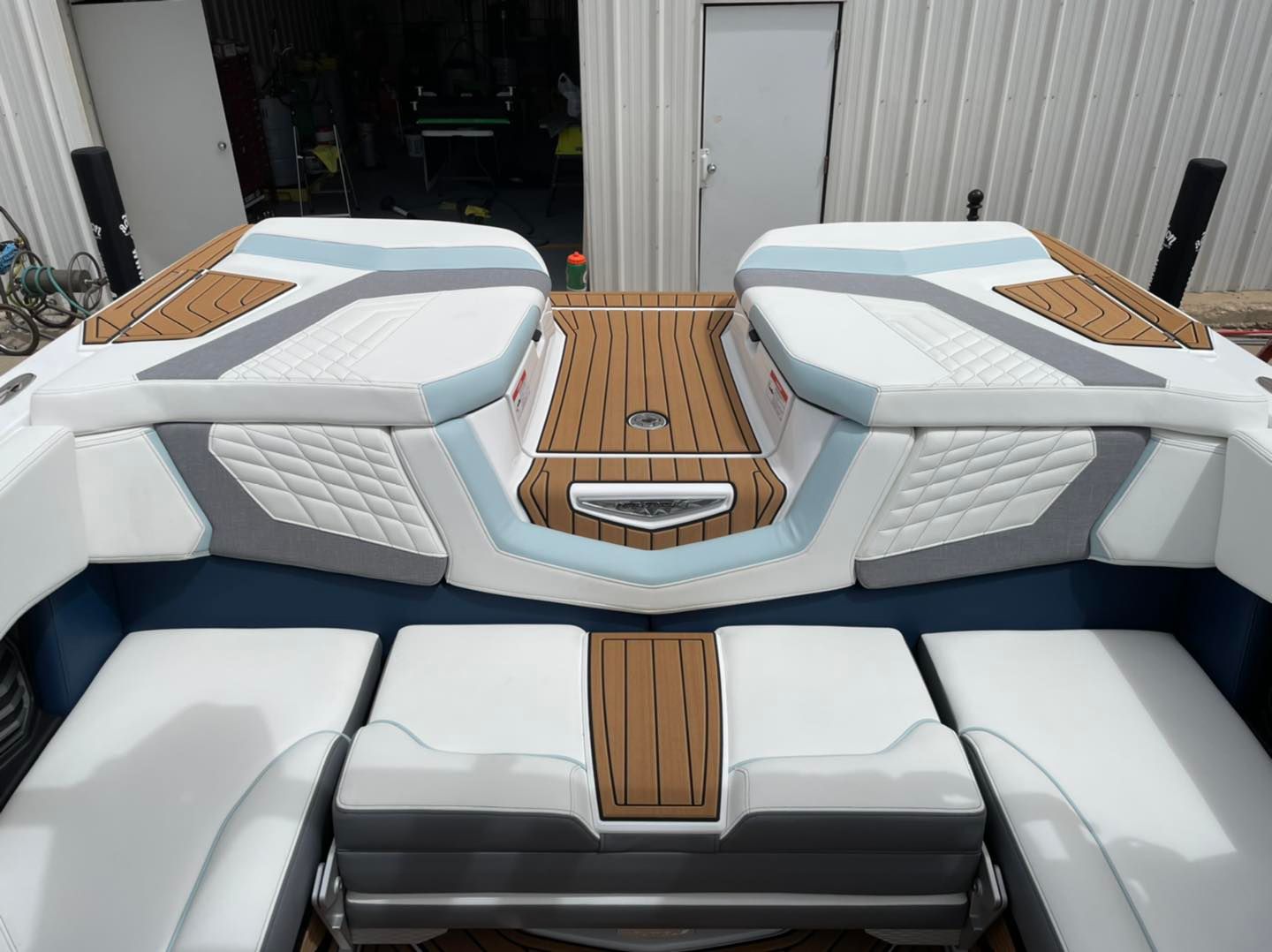 2022 Nautique G23 -Excellent condition