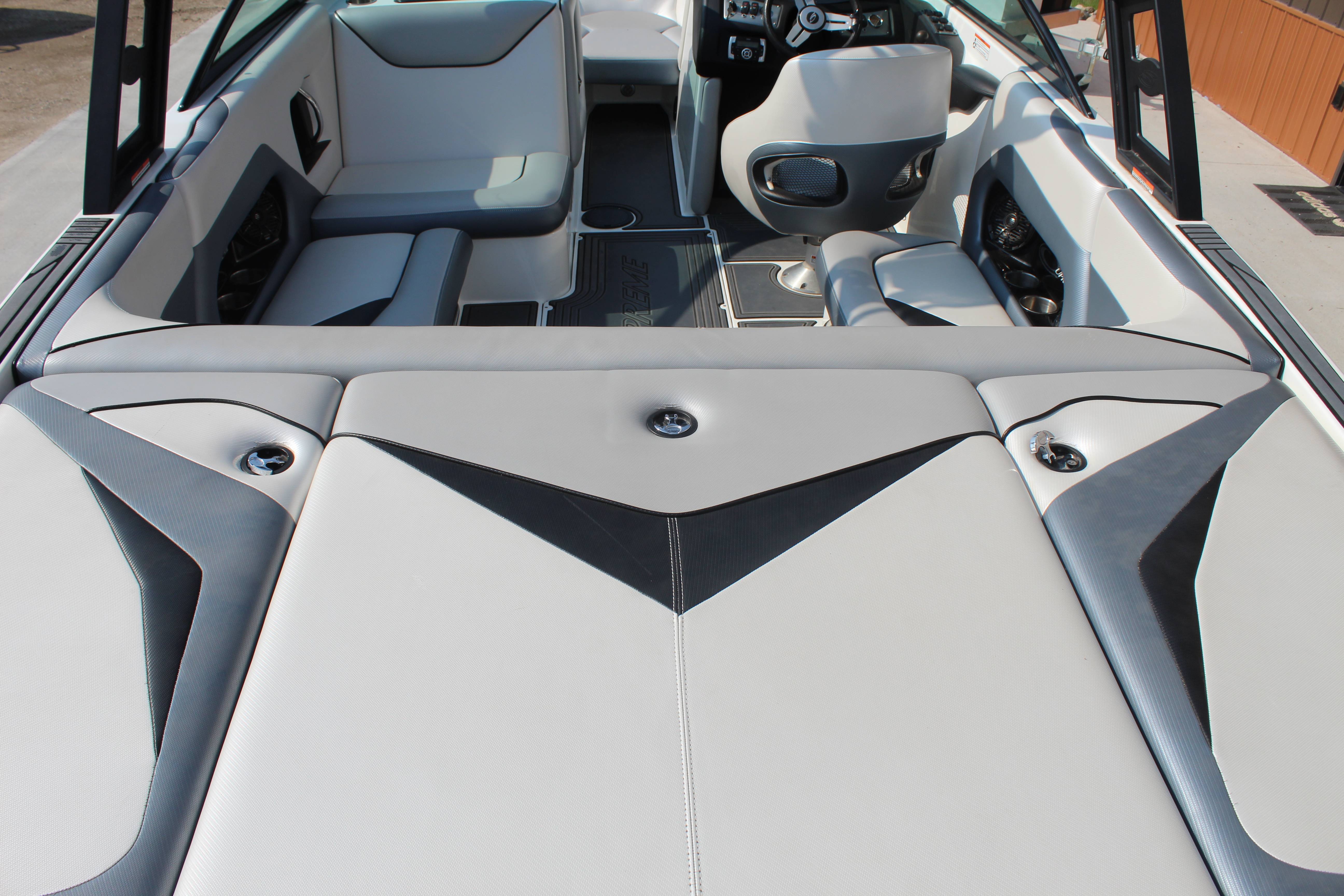 2015 Supreme S21
