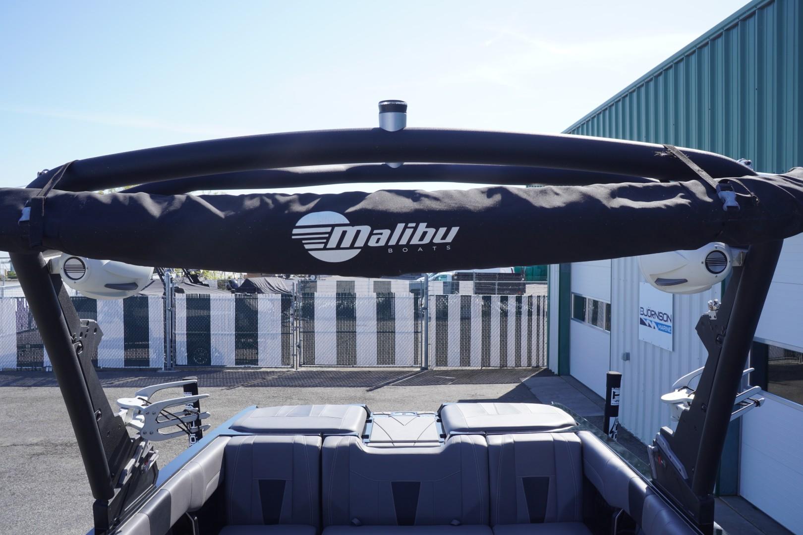2022 Malibu Boats 23 LSV 45 Hours!
