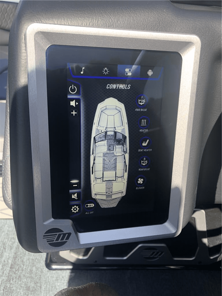 2022 Malibu M220