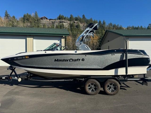 2021 MasterCraft X24
