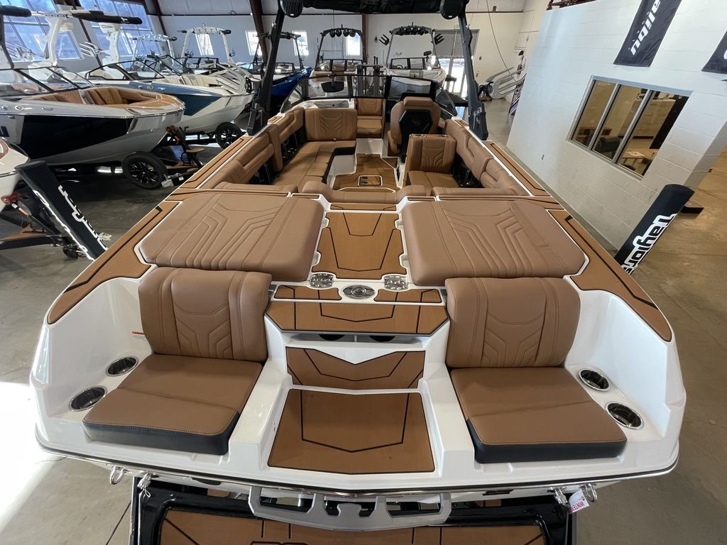 2025 Malibu Boats 25 LSV