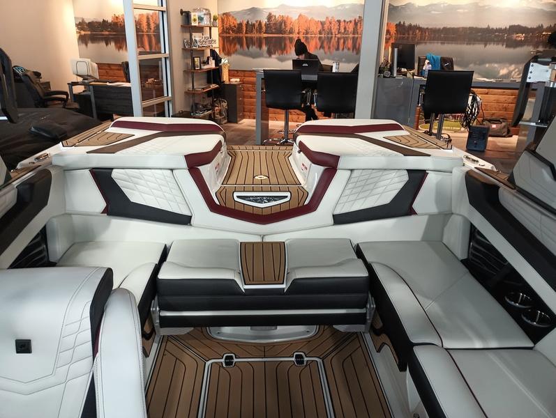 New 2024 Nautique G21