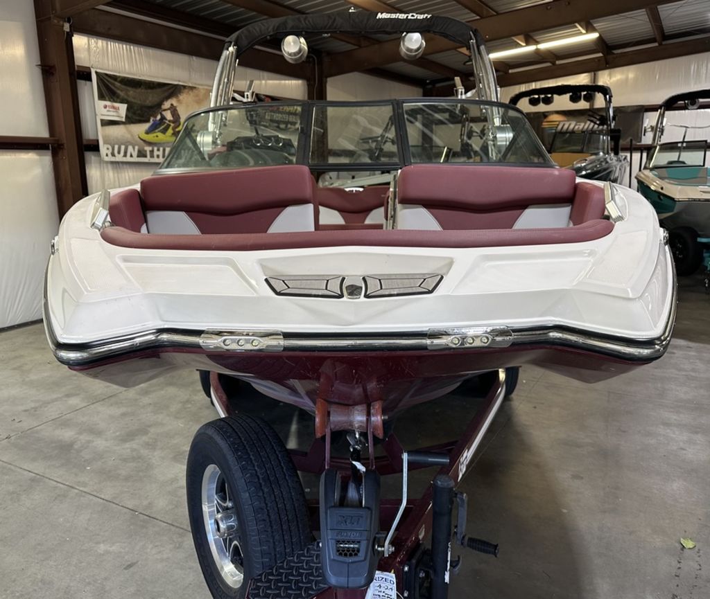 2022 MasterCraft XT20